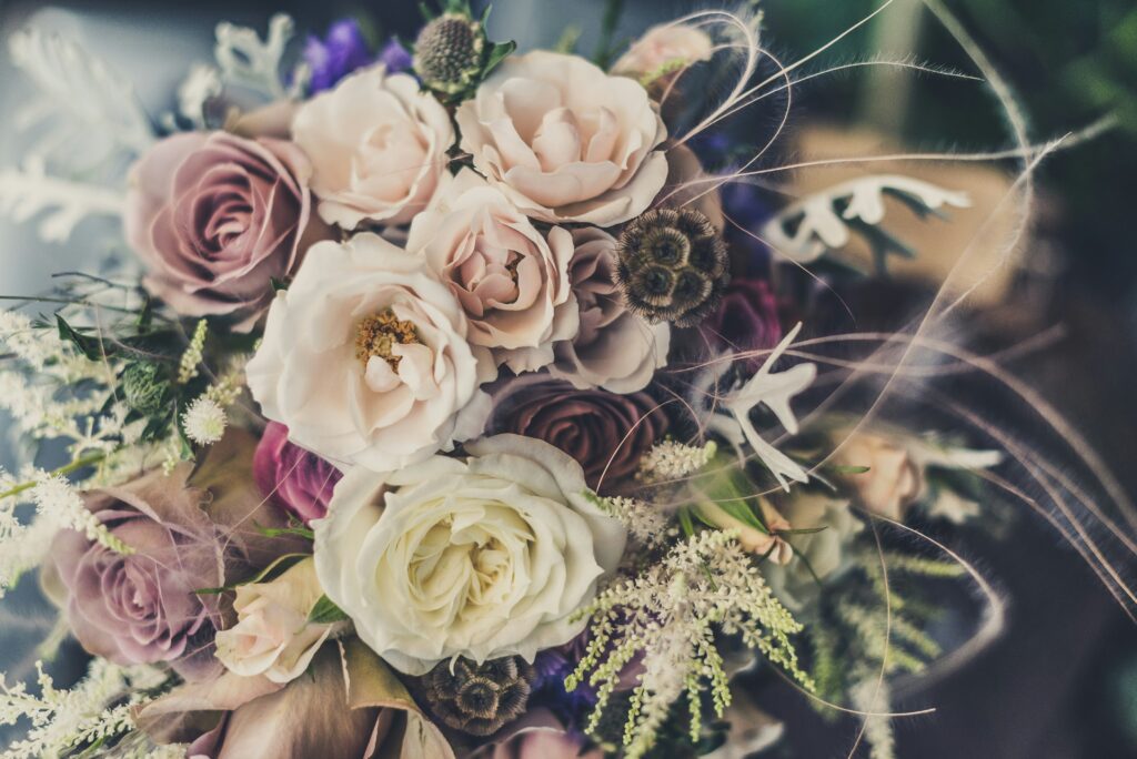 The image shows a trending image of a bouquet of wedding flowers.